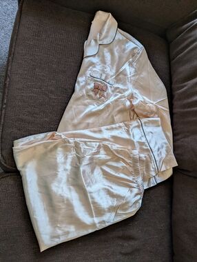 Silky Cream Pajama Set with Gingerbread Man Bow